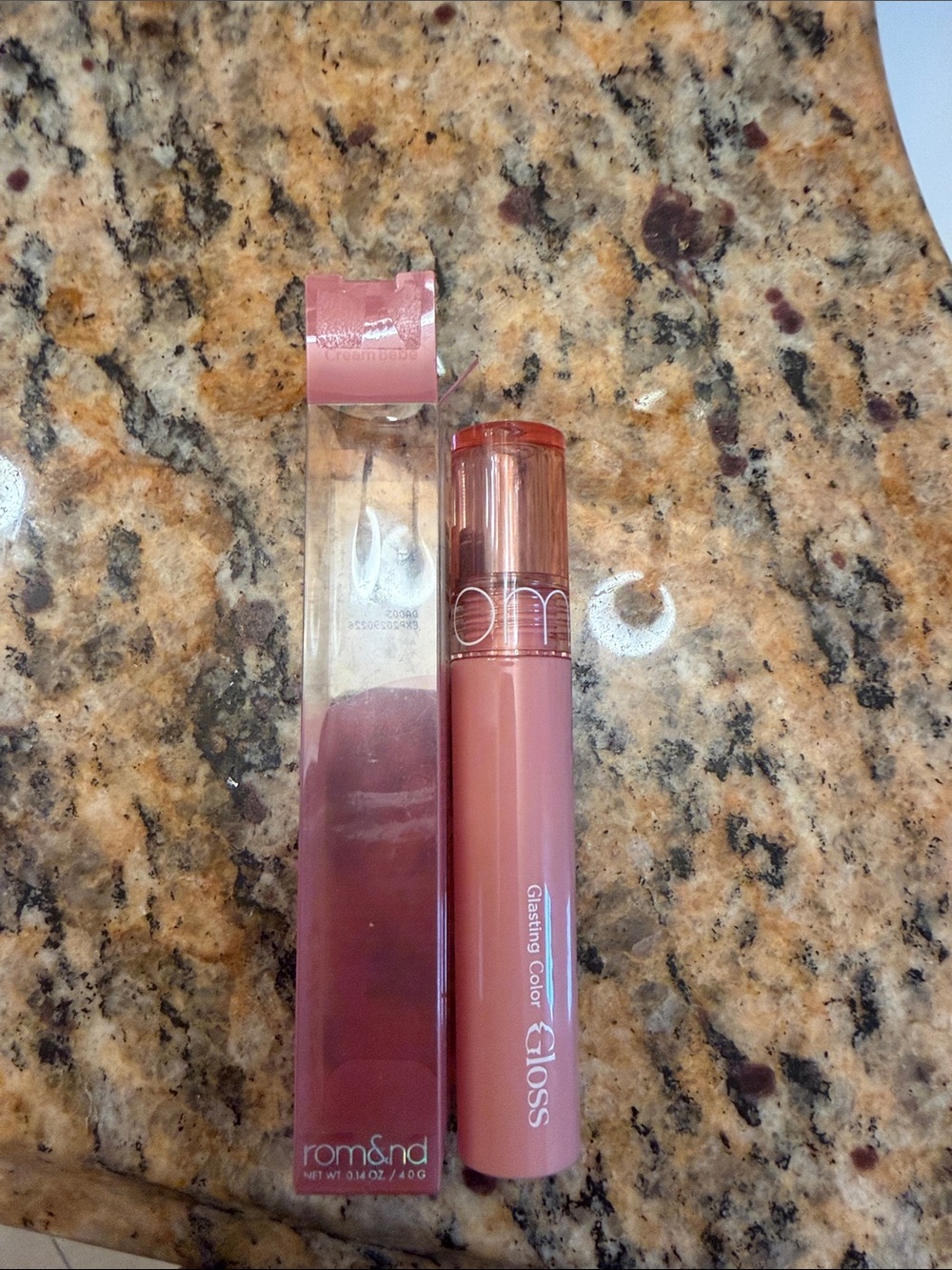 Rom &nd Glistening lip Gloss - Sheer Pink Finish